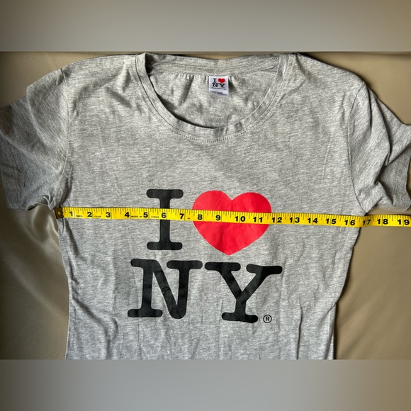 I Love New York I ❤️NY t shirt tag says XL but fits small see measurements - Picture 4 of 4
